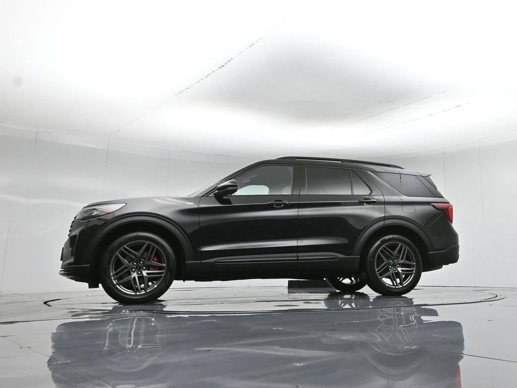 Used 2025 Ford Explorer ST-Line w/ ST-Line Street Pack image 54