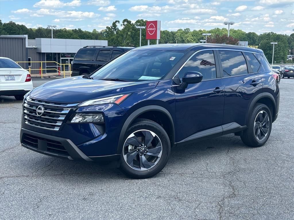 Used 2025 Nissan Rogue SV FWD image 2