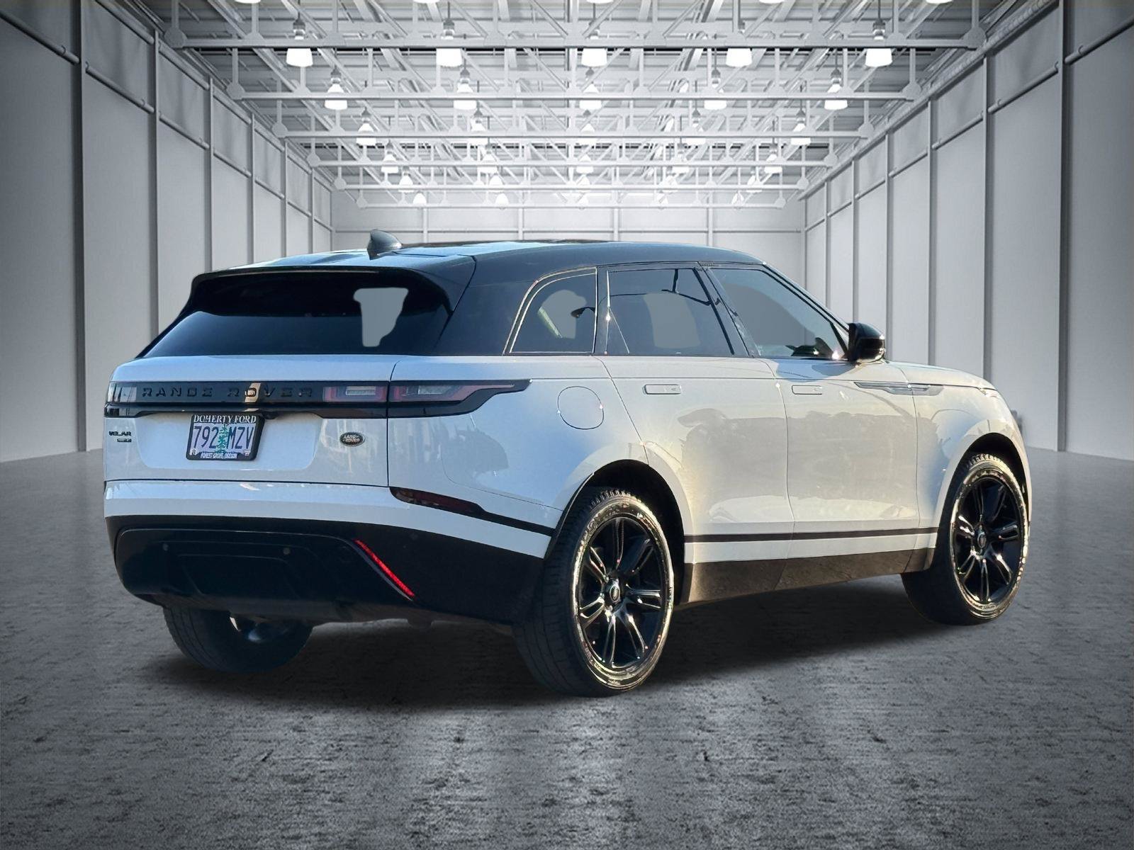 Used 2018 Land Rover Range Rover Velar S AWD/4WD image 11