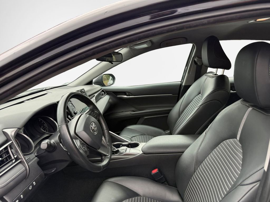 Used 2023 Toyota Camry SE image 11