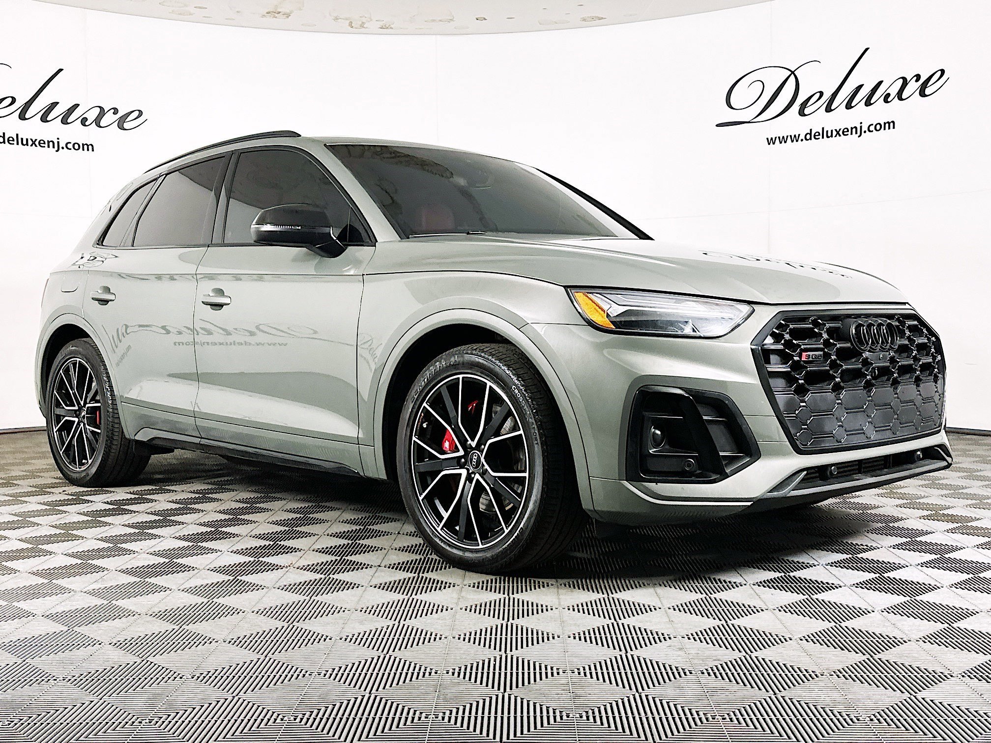 Used 2024 Audi SQ5 Premium Plus w/ Premium Plus Package AWD/4WD image 1