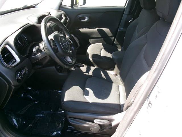Used 2017 Jeep Renegade Latitude w/ Cold Weather Group AWD/4WD image 7
