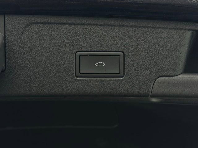 Used 2025 Volkswagen Atlas Cross Sport SE image 12