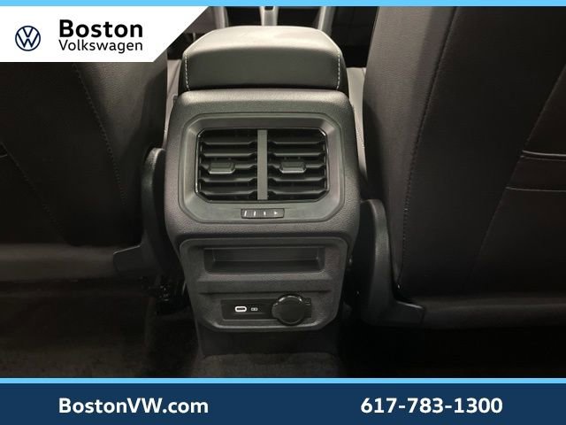 Used 2024 Volkswagen Tiguan SE w/ Panoramic Sunroof Package image 26