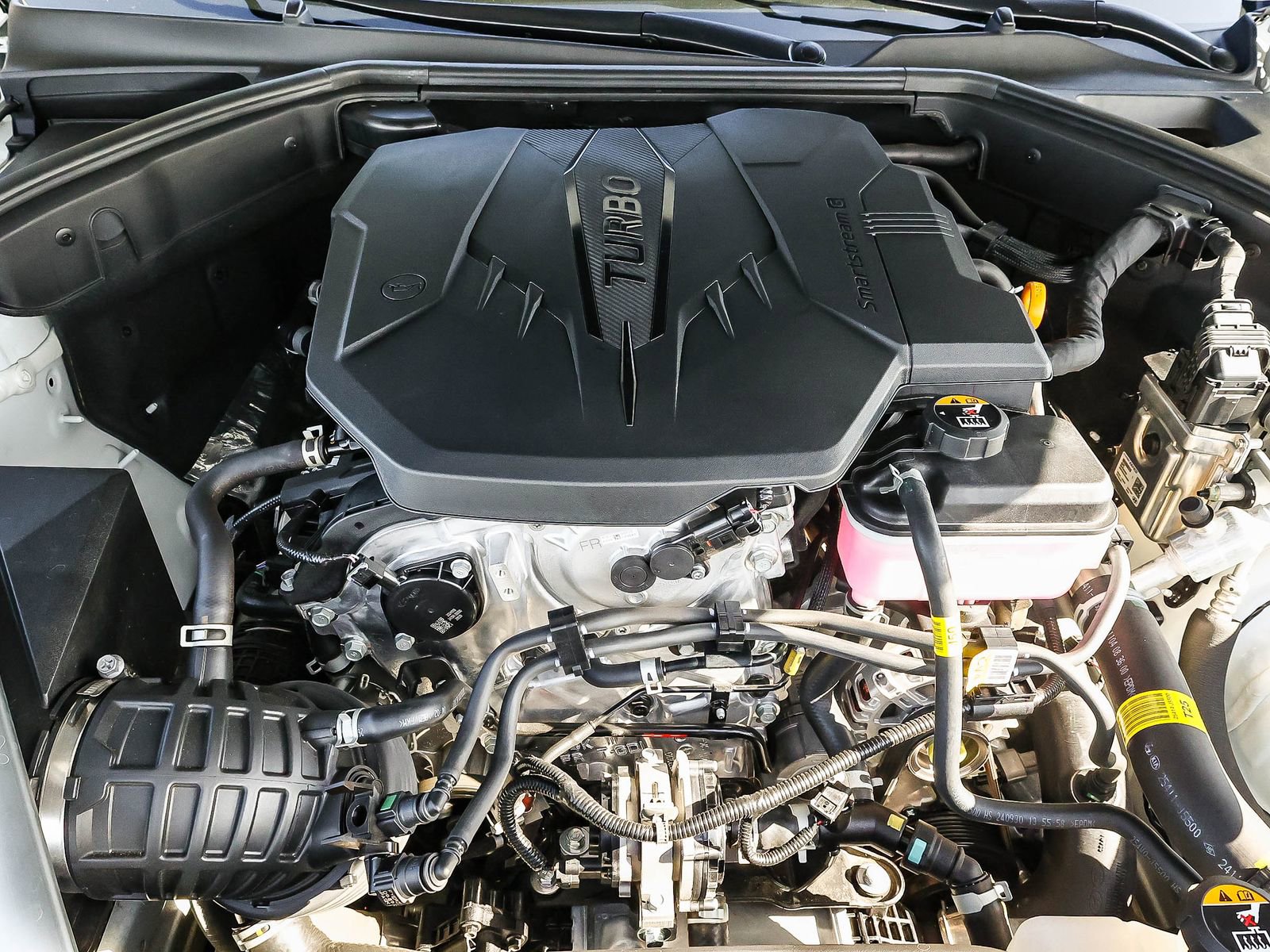 Used 2025 Genesis G70 2.5T image 12