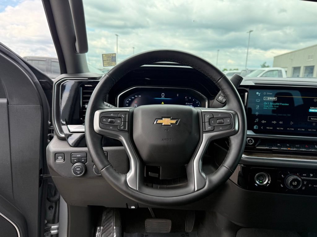 Used 2024 Chevrolet Silverado 1500 LT AWD/4WD image 14