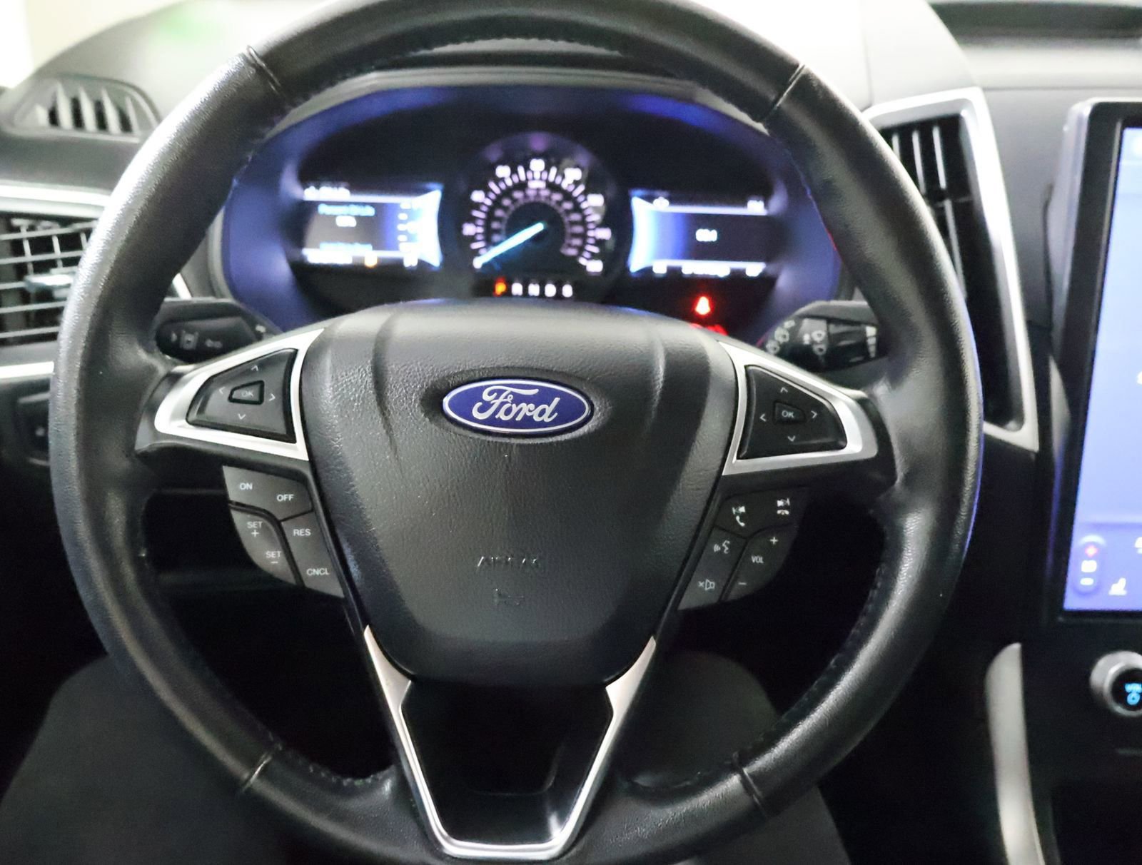 Used 2023 Ford Edge SEL image 37