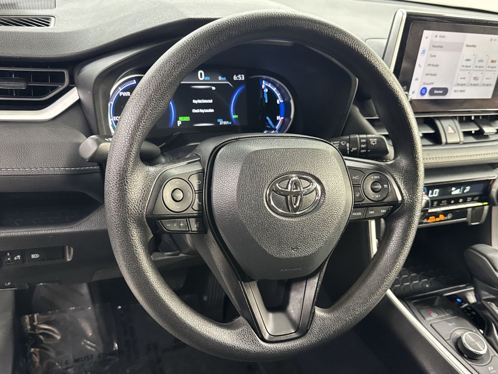 Used 2025 Toyota RAV4 XLE AWD/4WD image 28