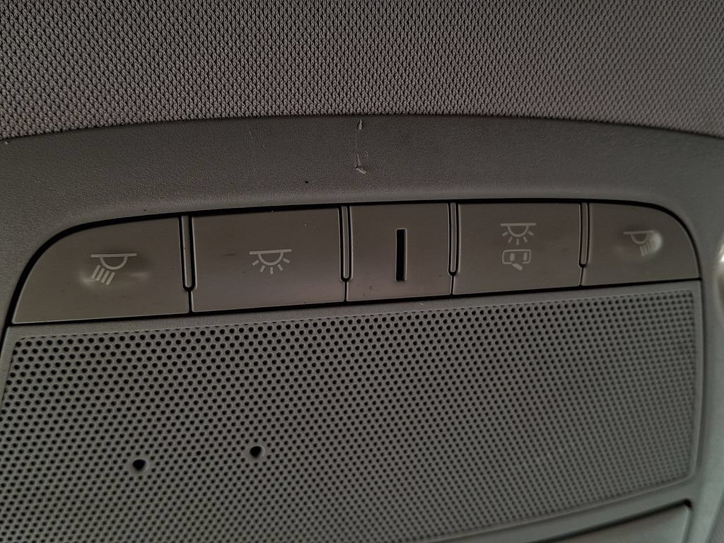 Used 2020 Nissan Rogue SV FWD image 25