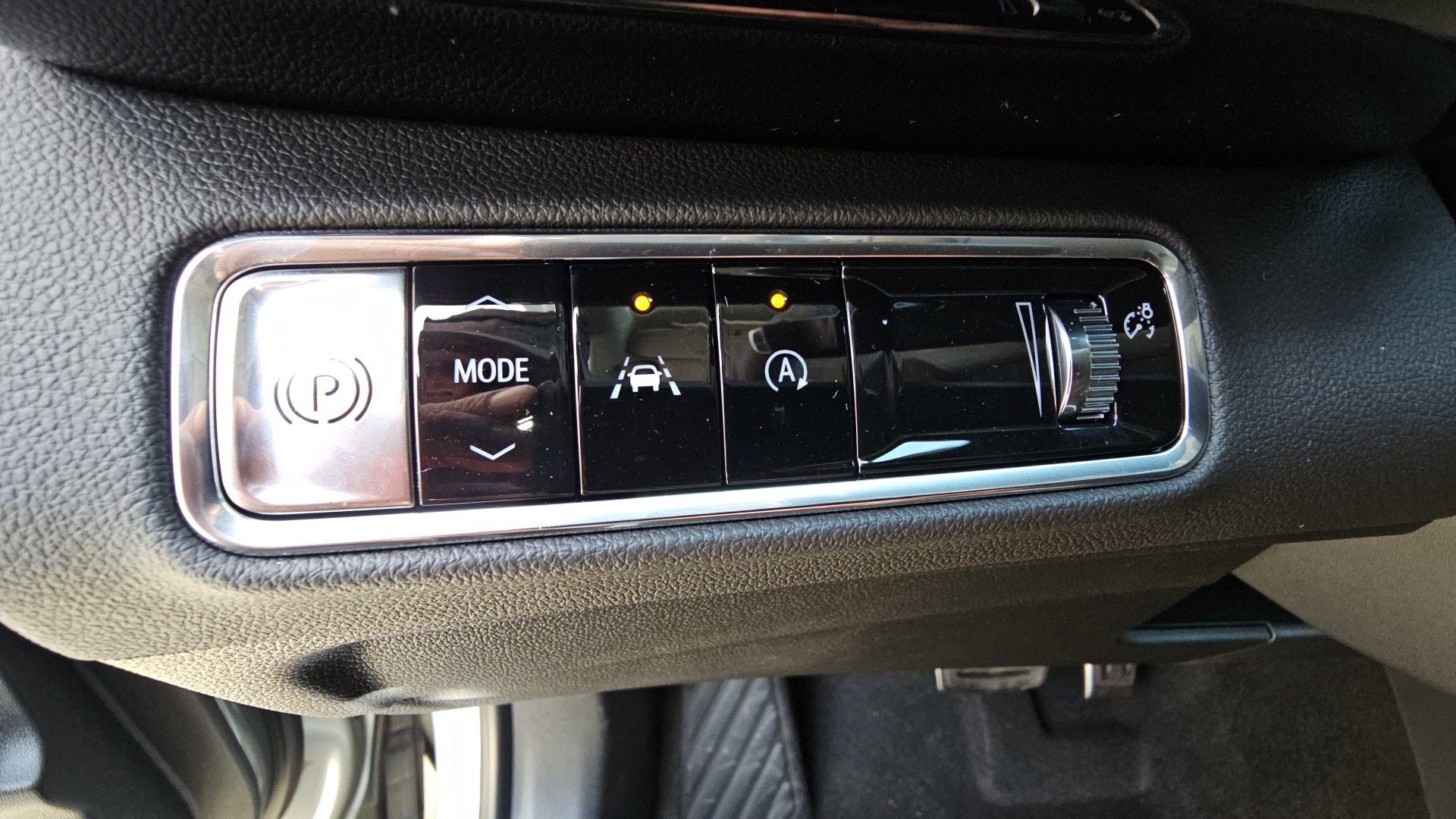 Used 2025 Buick Envision Sport Touring AWD/4WD image 23