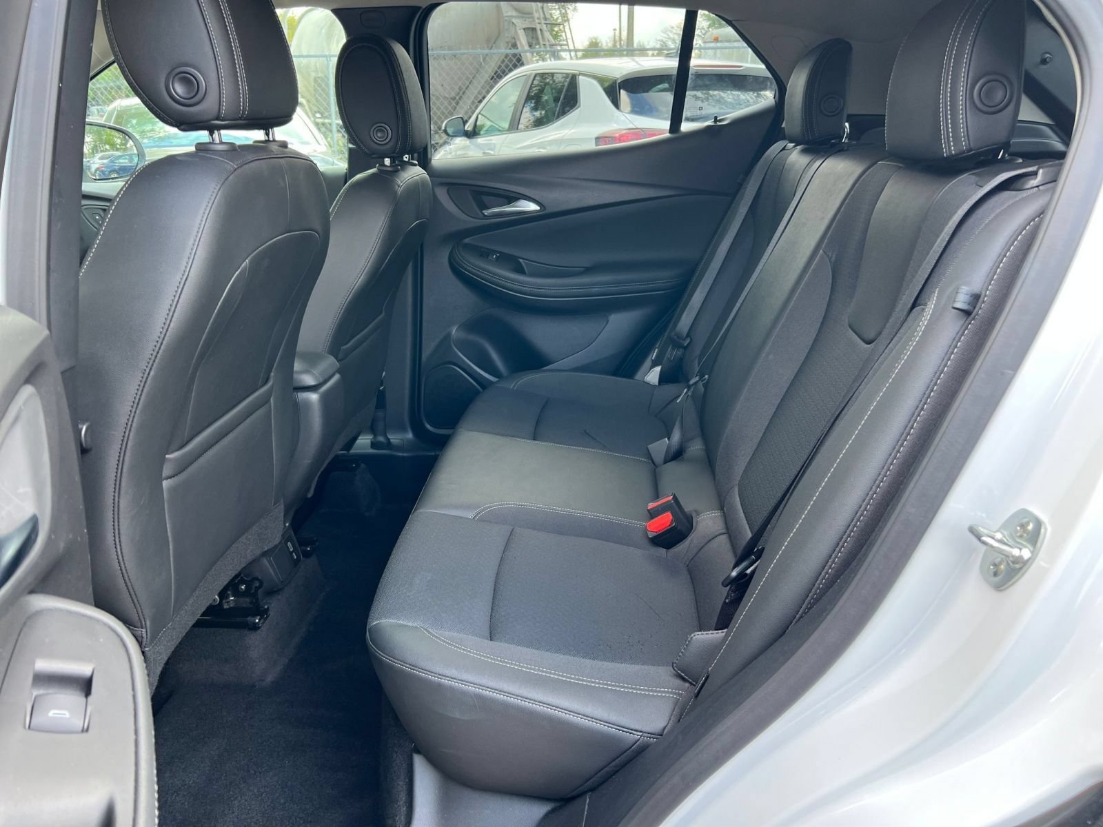 Used 2025 Buick Encore GX Preferred FWD image 39