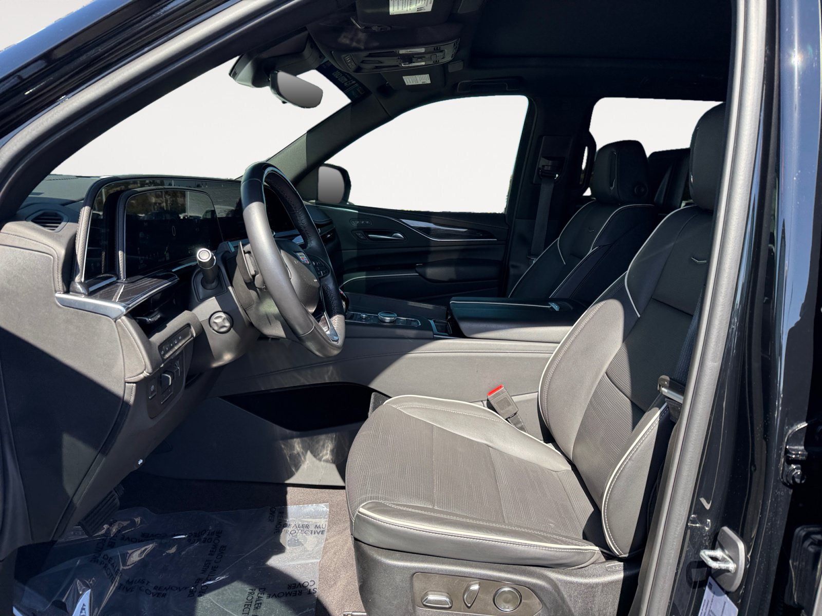 Used 2023 Cadillac Escalade ESV Sport w/ LPO, ONYX Package AWD/4WD image 10