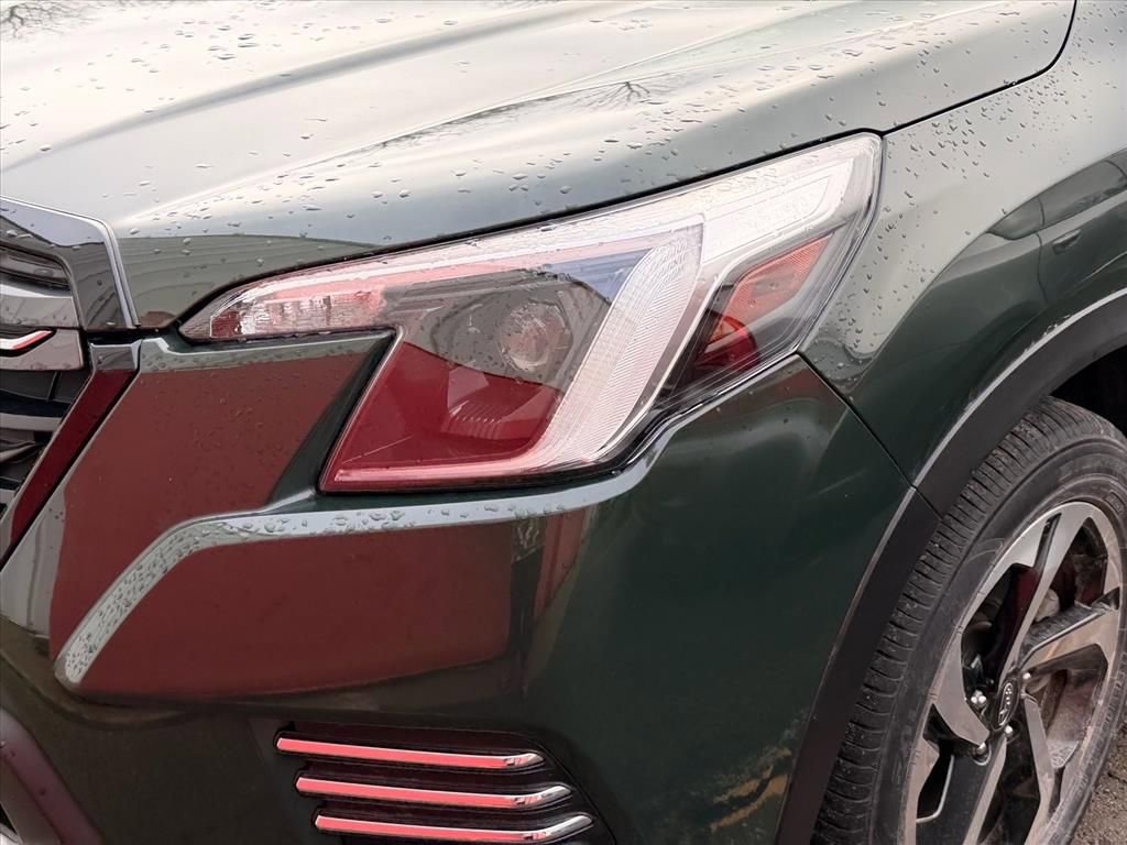 Used 2023 Subaru Forester Touring image 4