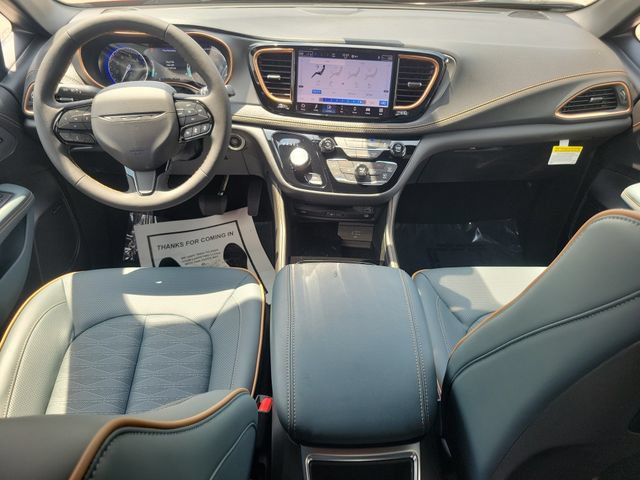 New 2027 Chrysler Pacifica Pinnacle w/ Theater Group FWD image 11