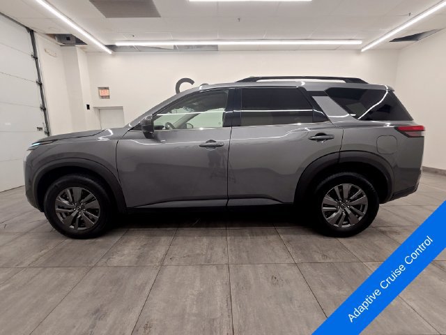 Used 2025 Nissan Pathfinder SV FWD image 2