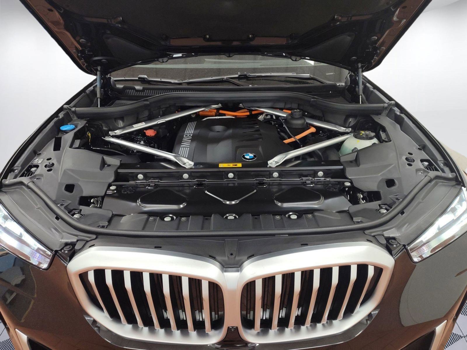 Used 2026 BMW X5 xDrive50e w/ Premium Package image 32