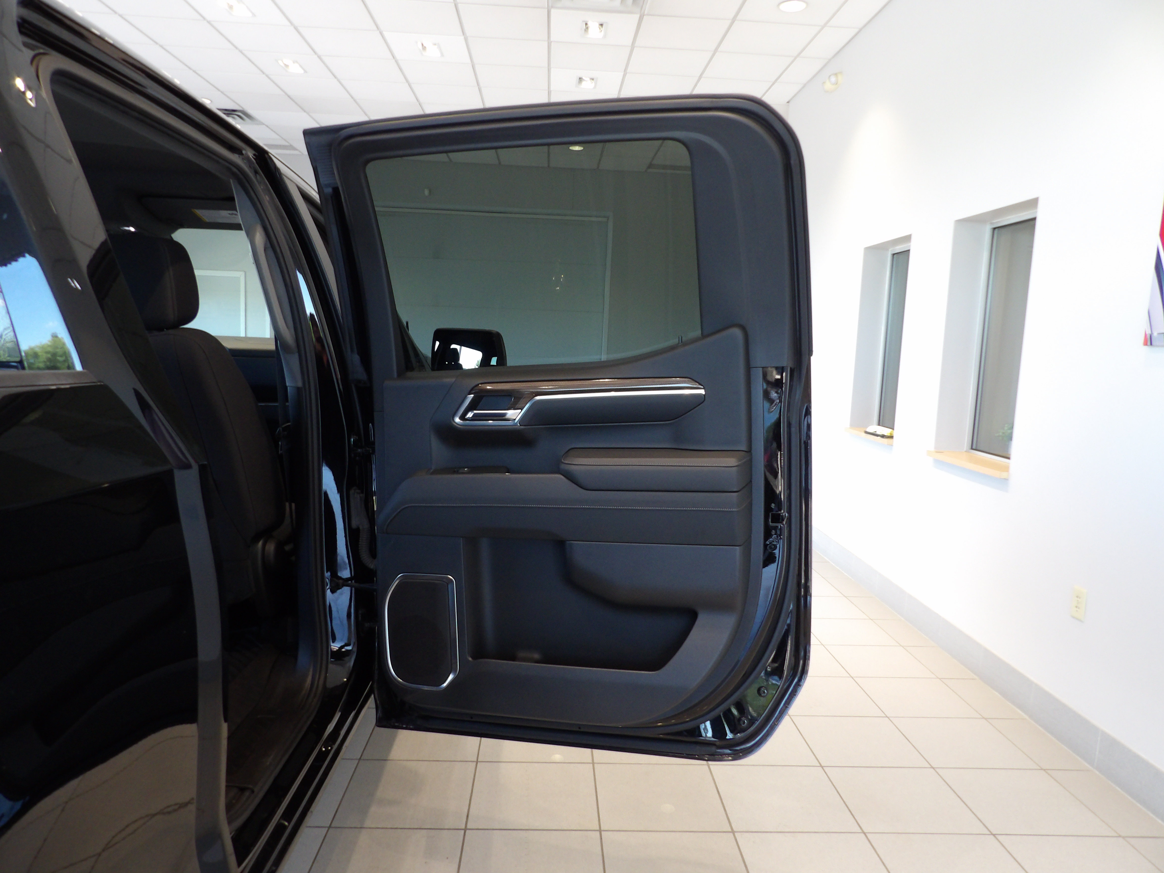 Used 2023 Chevrolet Silverado 1500 RST w/ Convenience Package II AWD/4WD image 19