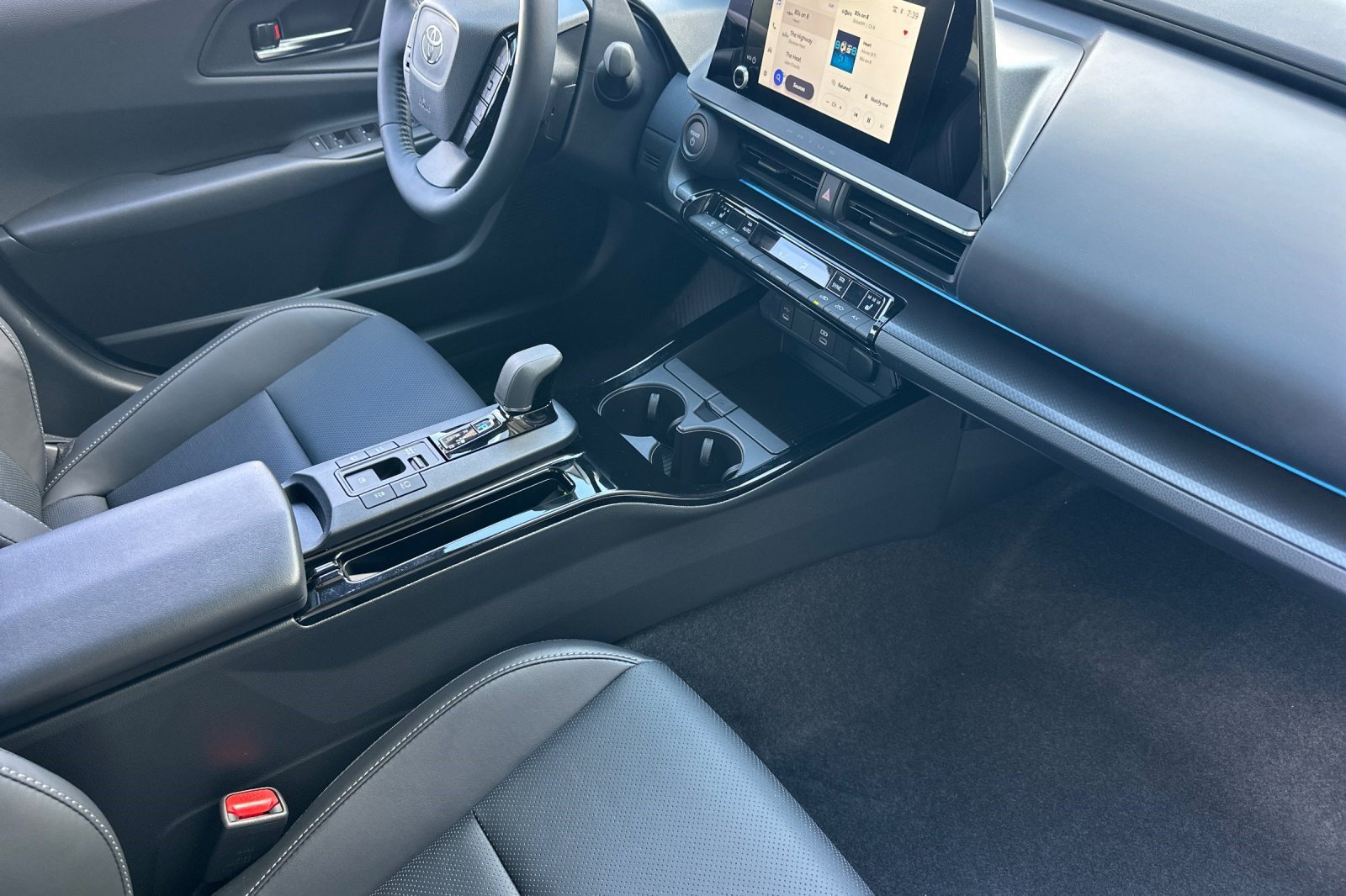 New 2027 Toyota Prius Plug-In Hybrid FWD image 28