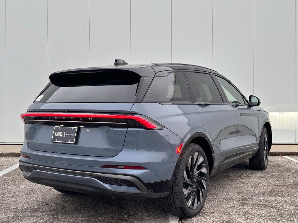 New 2026 Lincoln Nautilus Reserve w/ Jet Appearance Package AWD/4WD image 6