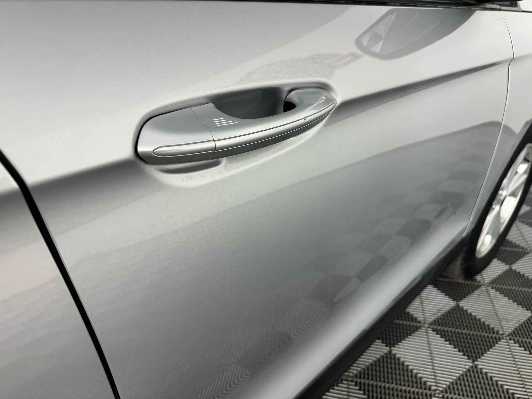 Used 2017 Ford Edge SE image 28