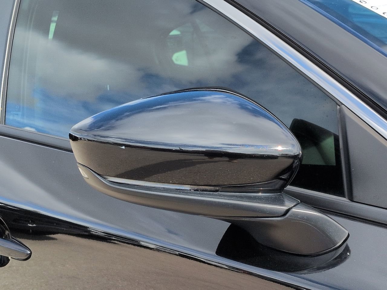Used 2023 MAZDA MAZDA3 s image 12
