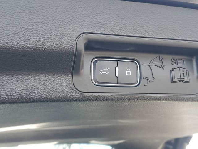 Certified 2024 Ford Explorer XLT w/ Equipment Group 202A AWD/4WD image 9