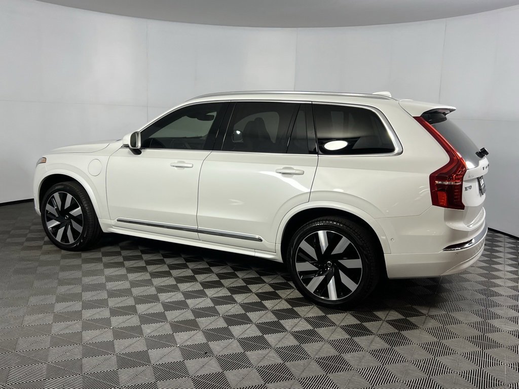 Used 2025 Volvo XC90 T8 Plus w/ Protection Package Premier image 8