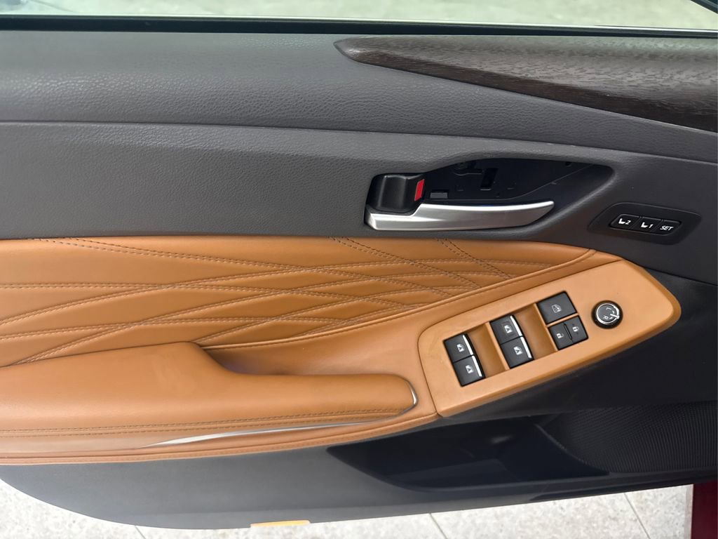 Used 2019 Toyota Avalon Limited image 26