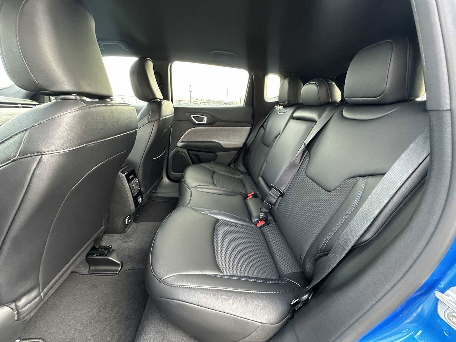 New 2026 Jeep Compass Latitude image 22