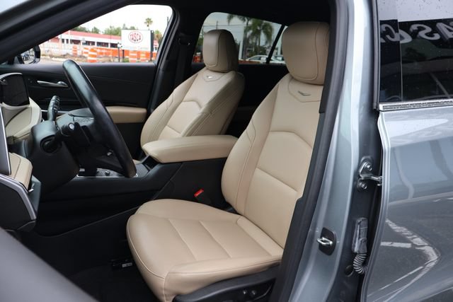 Used 2024 Cadillac XT4 Luxury w/ Cold Weather Package FWD image 14