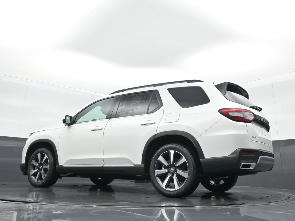 New 2025 Honda Pilot Touring image 17