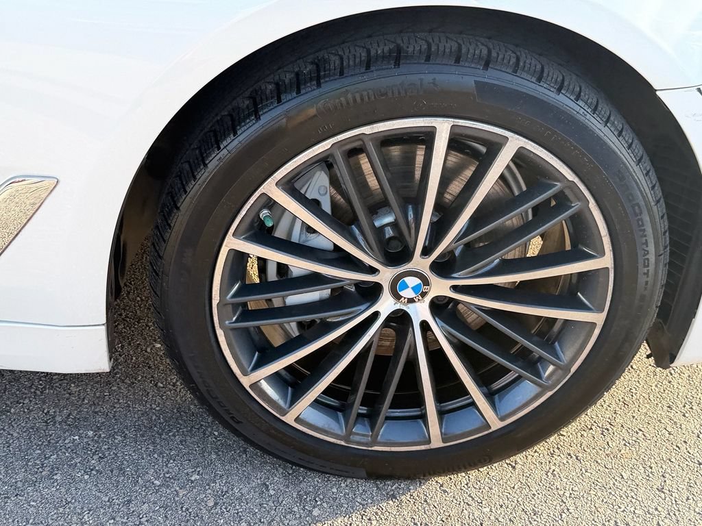 Used 2021 BMW 540i w/ Premium Package RWD image 19