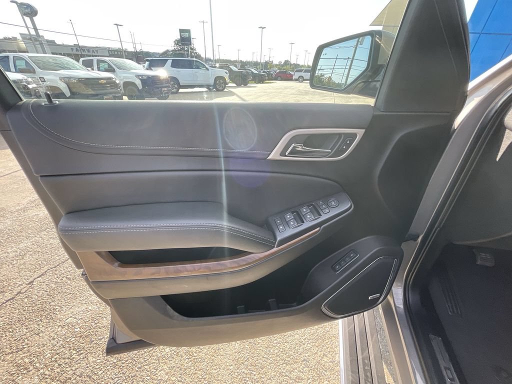 Certified 2019 GMC Yukon Denali w/ Denali Ultimate Package RWD image 15