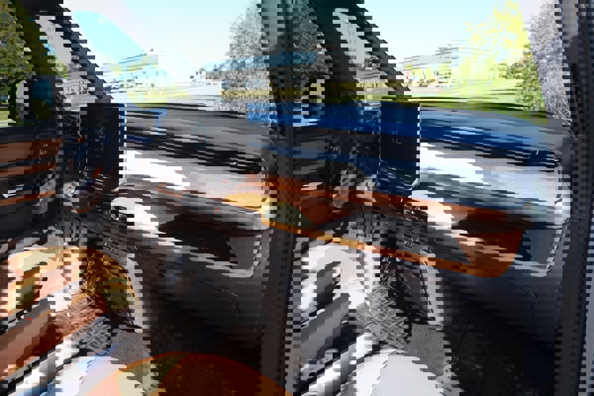 Used 2025 Volkswagen ID. Buzz Pro S image 71