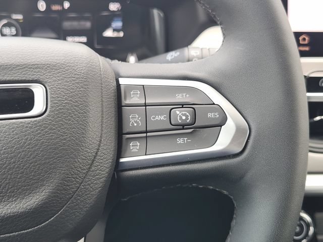 Used 2025 Jeep Compass Limited w/ Elite Group AWD/4WD image 23