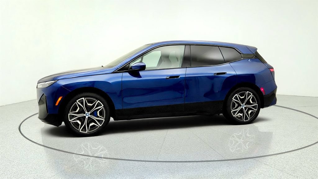 Used 2025 BMW iX xDrive50 w/ Sport Package AWD/4WD image 8