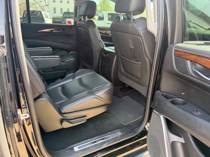 Used 2017 Cadillac Escalade ESV Premium Luxury AWD/4WD image 25