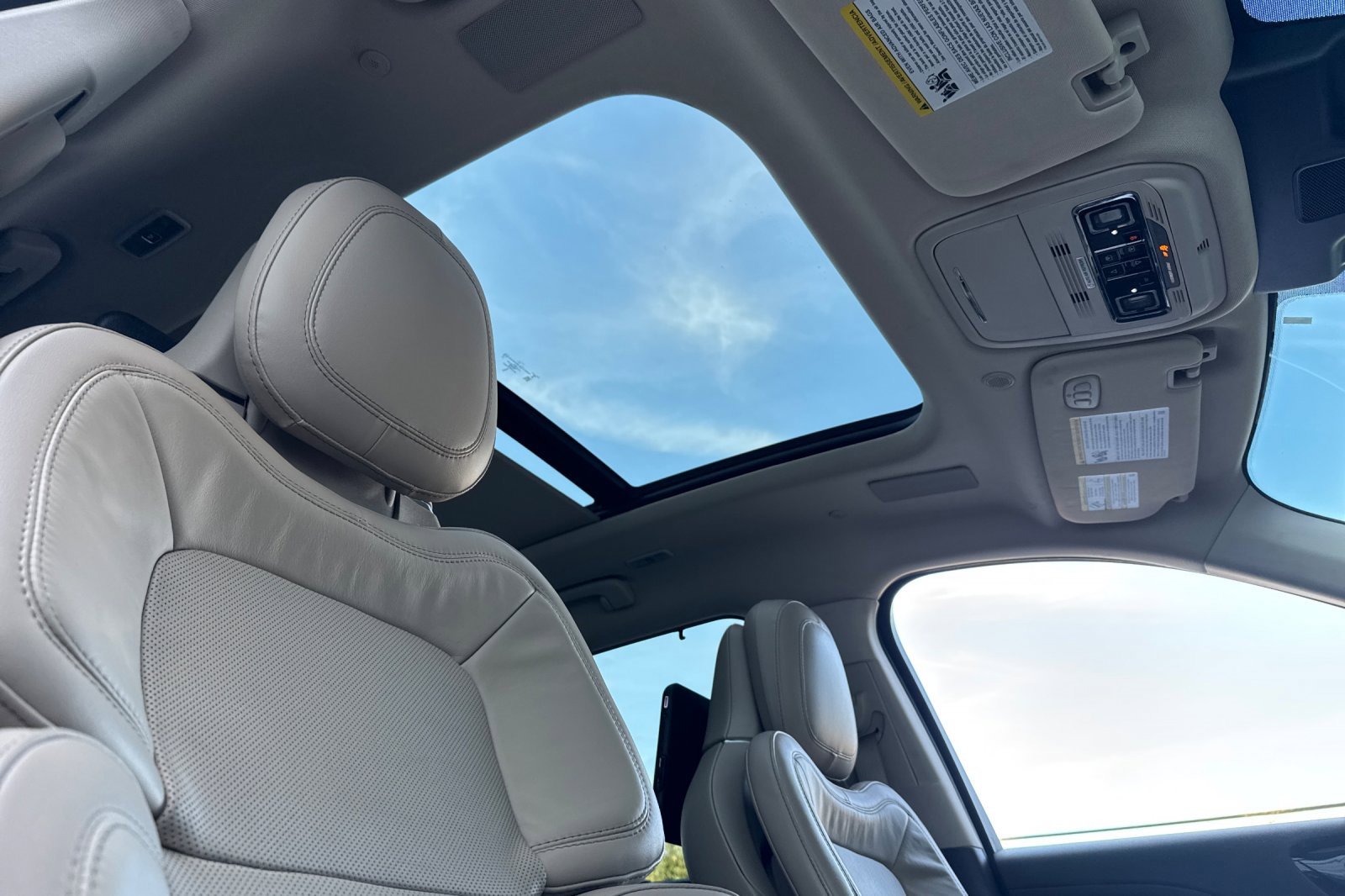 Certified 2022 Lincoln Aviator Grand Touring w/ Equipment Group 301A image 16