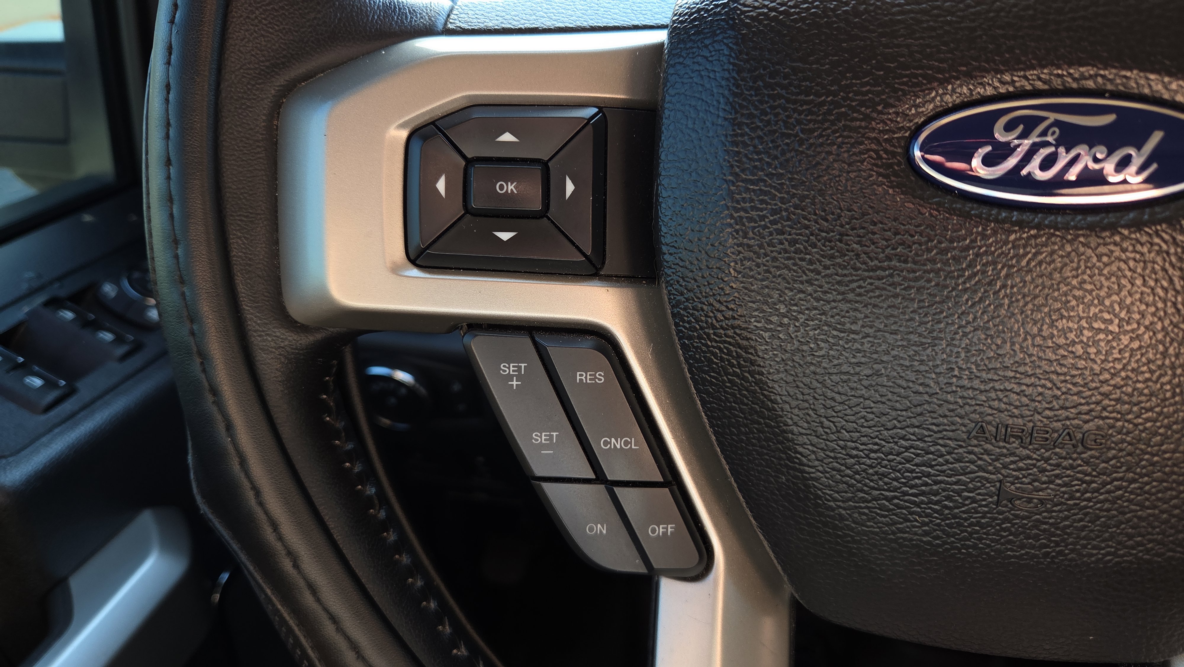 Used 2022 Ford F250 Lariat w/ Lariat Ultimate Package image 29