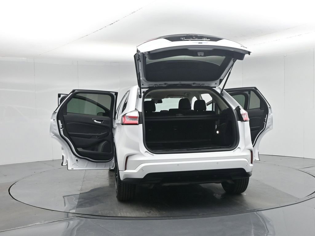 Used 2024 Ford Edge SE w/ Black Appearance Package image 36