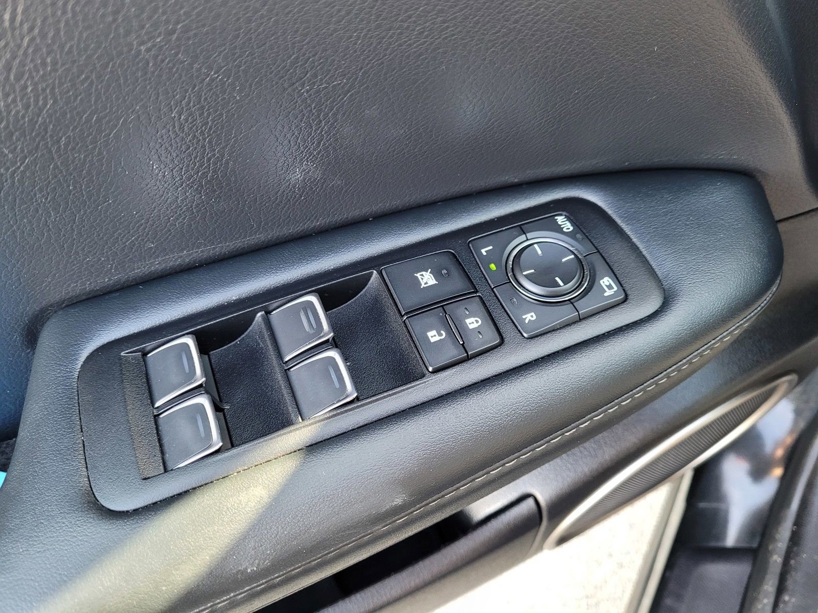 Used 2022 Lexus RX 350 F Sport w/ Accessory Package image 17