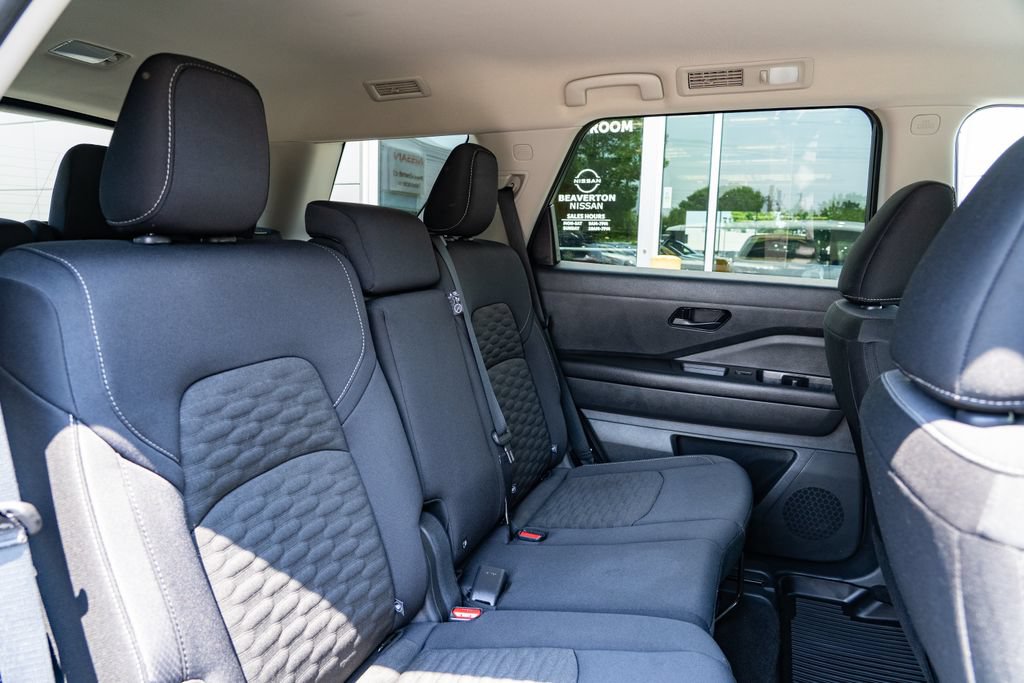 Used 2024 Nissan Pathfinder S w/ Cargo Package AWD/4WD image 24