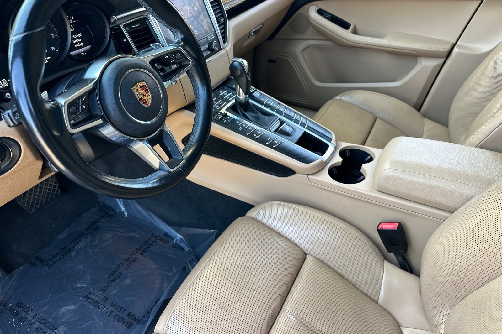 Used 2018 Porsche Macan AWD/4WD image 4