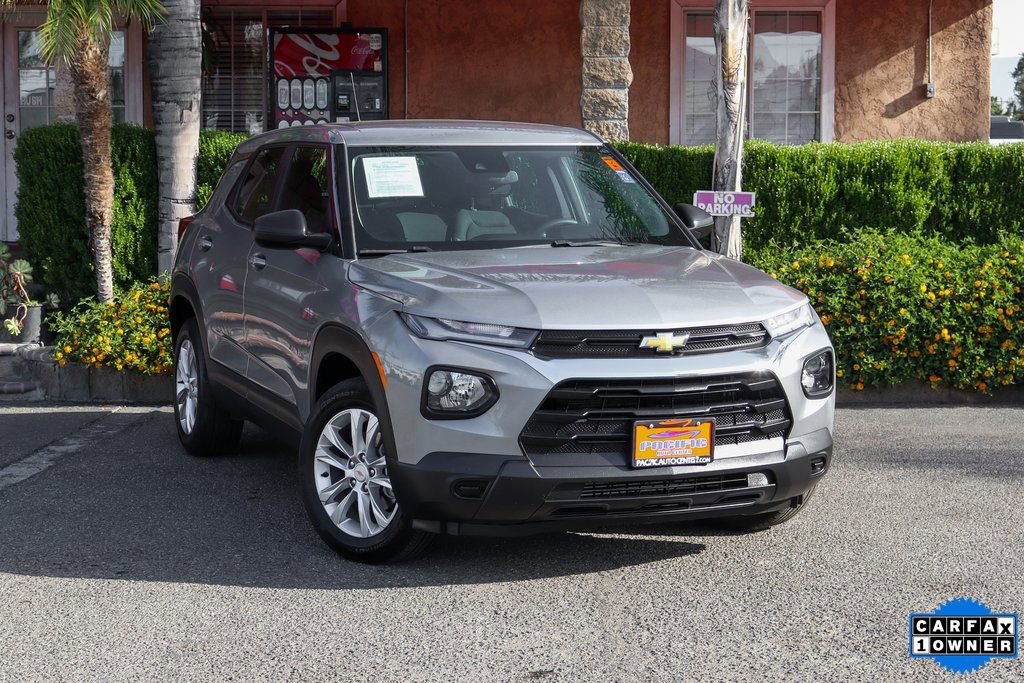 Used 2023 Chevrolet TrailBlazer LS image 2
