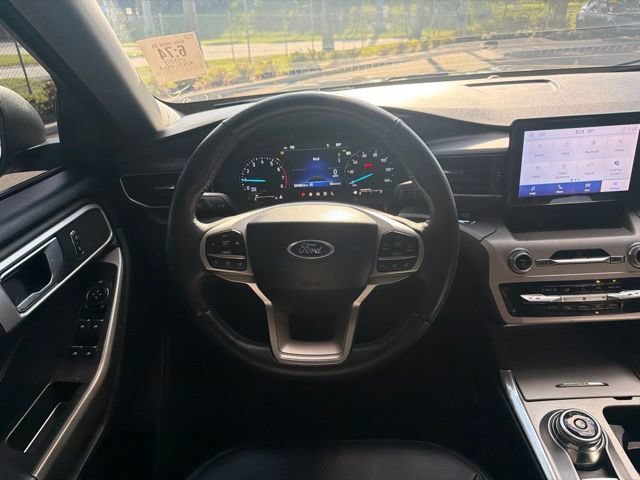 Used 2023 Ford Explorer XLT w/ Equipment Group 202A RWD image 7