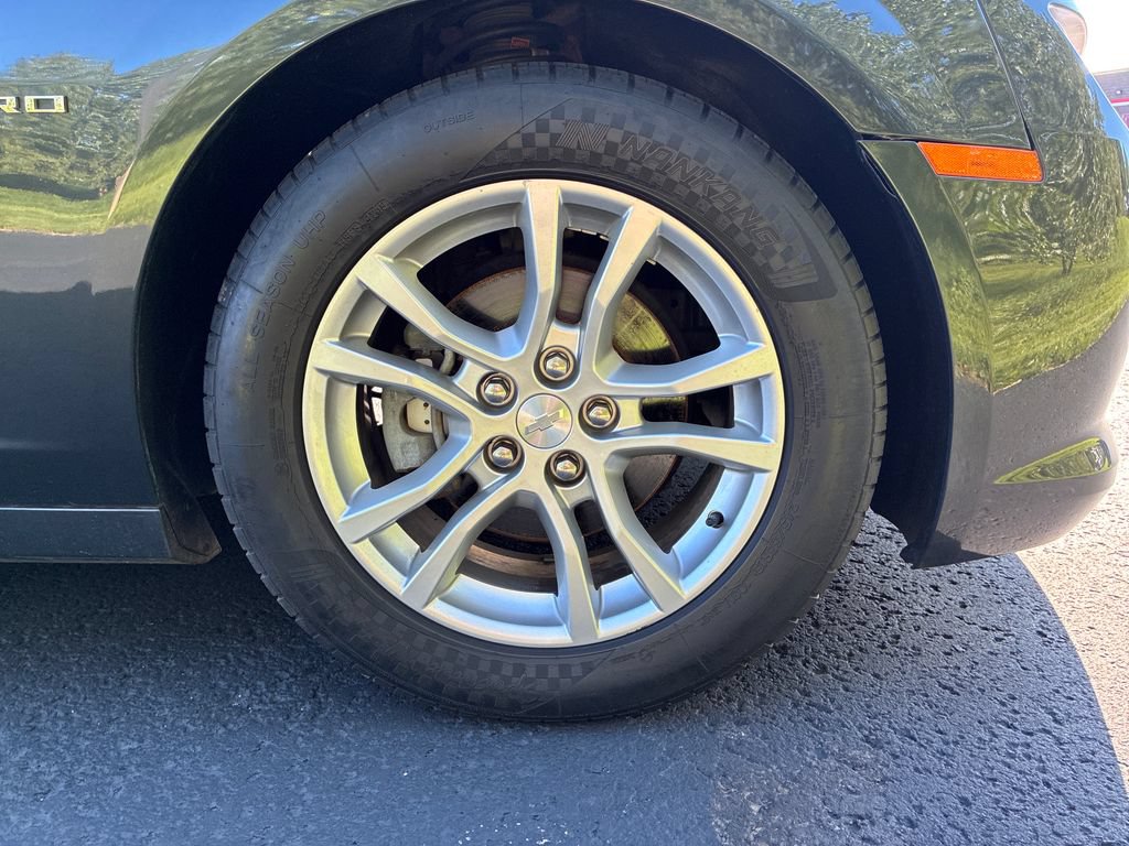Used 2015 Chevrolet Camaro LS RWD image 9