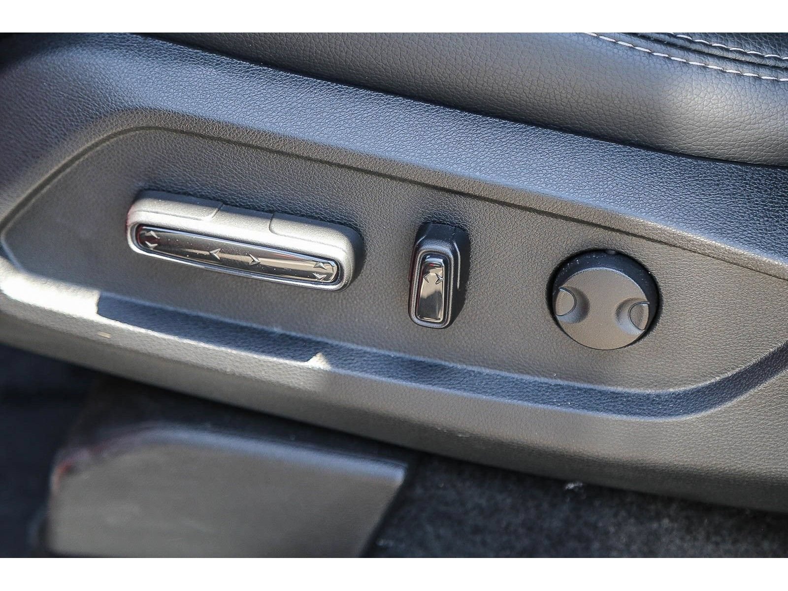 Used 2025 Honda Pilot EX-L image 19