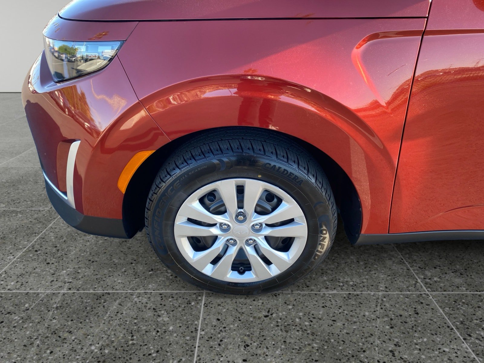 Used 2025 Kia Soul LX FWD image 14