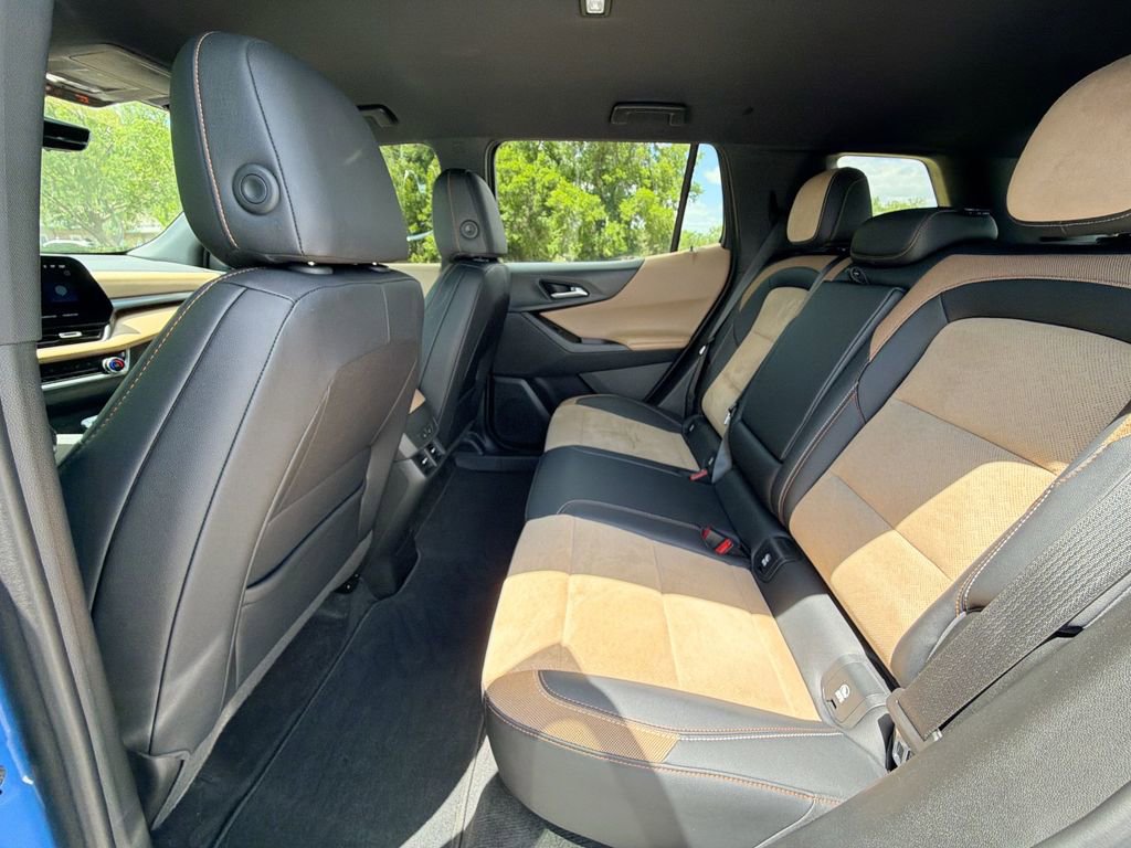 Used 2025 Chevrolet Equinox ACTIV w/ Safety and Technology Package FWD image 14