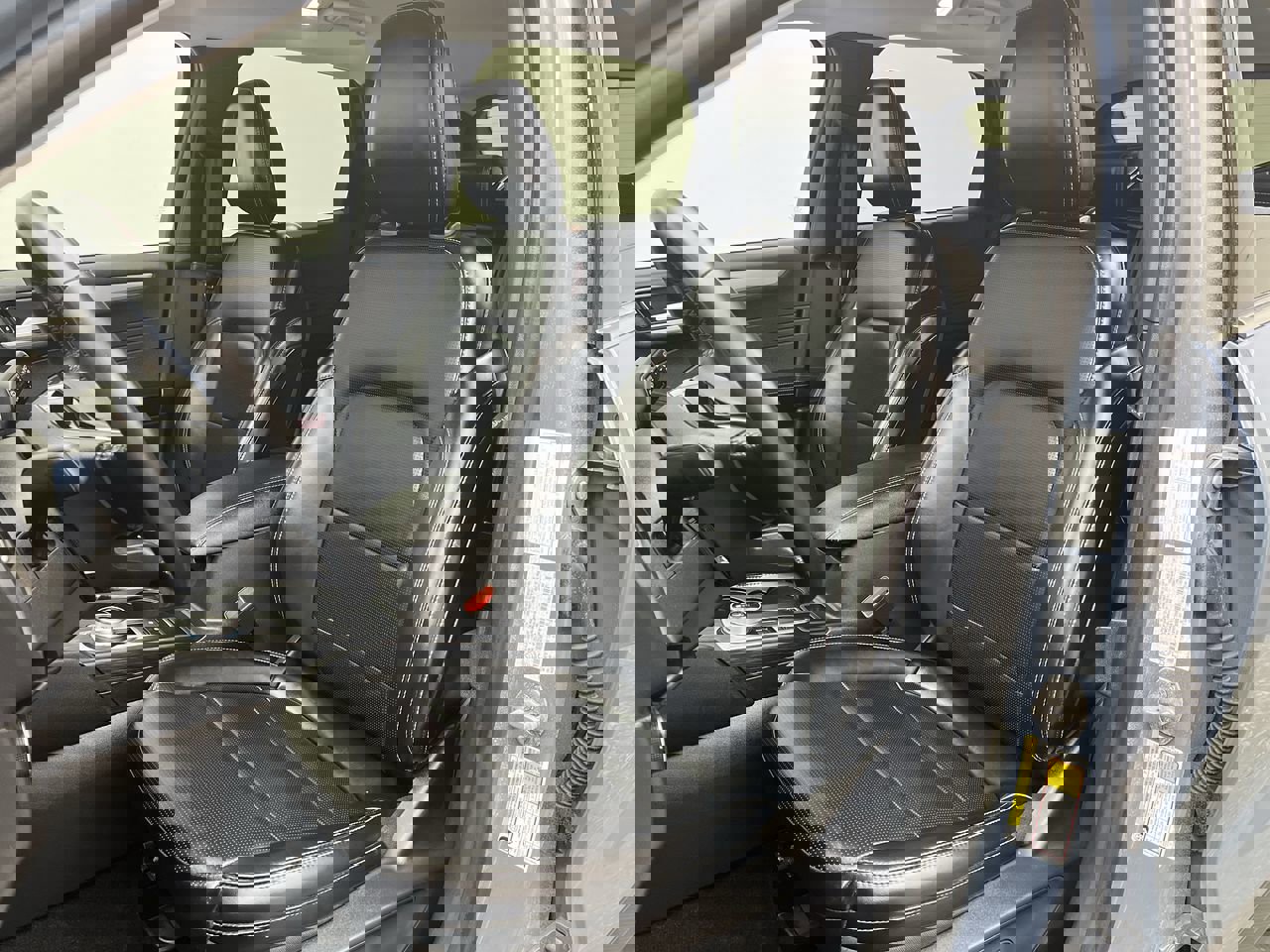 Certified 2024 Ford Escape Platinum image 10